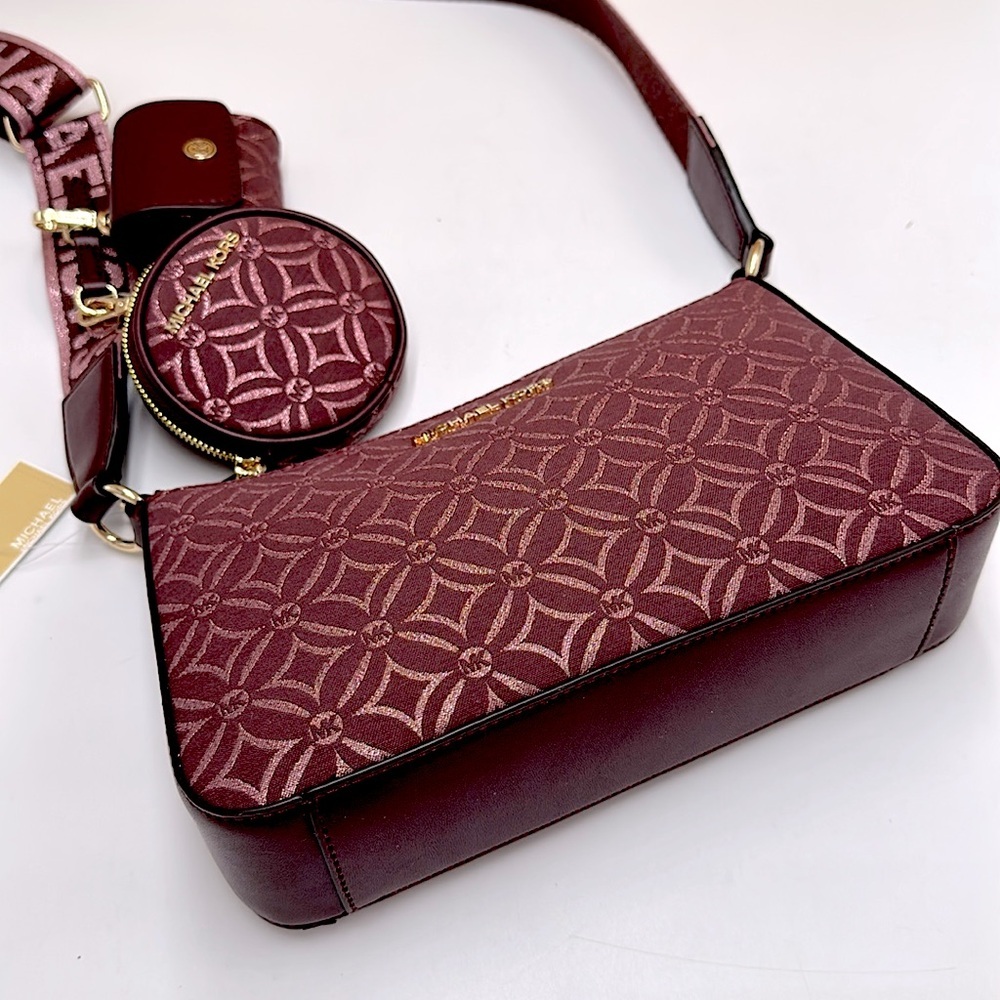 MICHAEL KORS Jet Set Travel Small Logo Jacquard Crossbody With Tech Attach
NWT - Picture 16 of 16